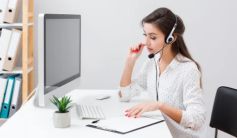 DzAssist -24/7 IT Suport Desk Staff at work